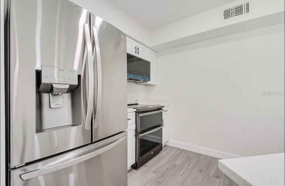 4613 GATE PLACE #104 Orlando, FL 32811