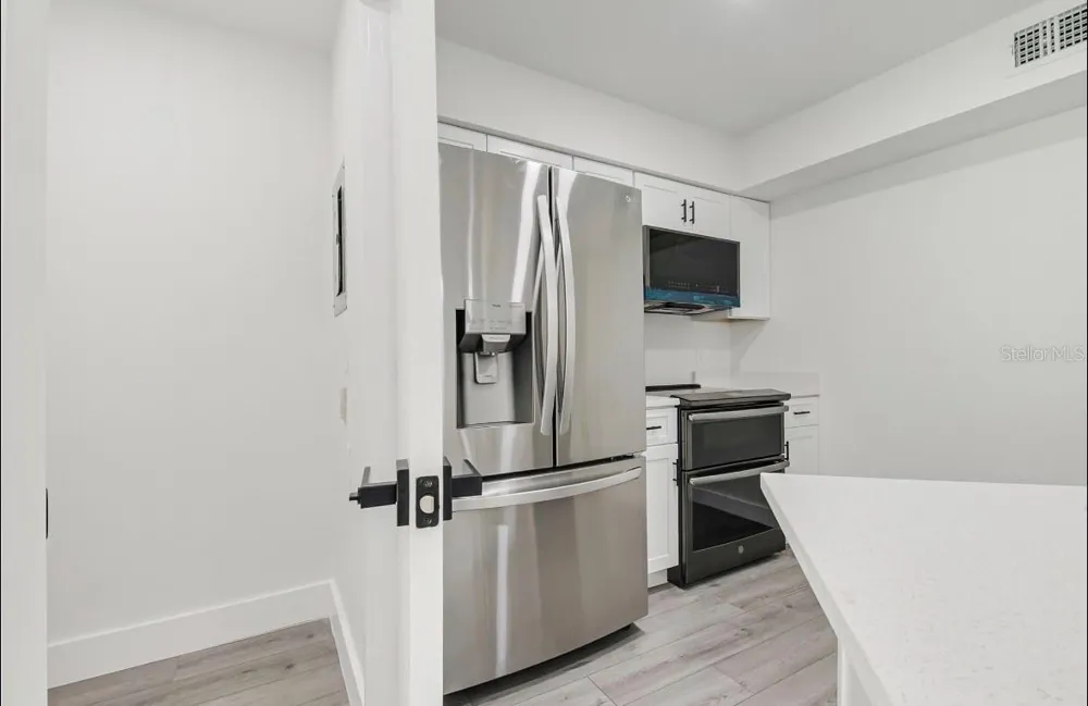 4613 GATE PLACE #104 Orlando, FL 32811