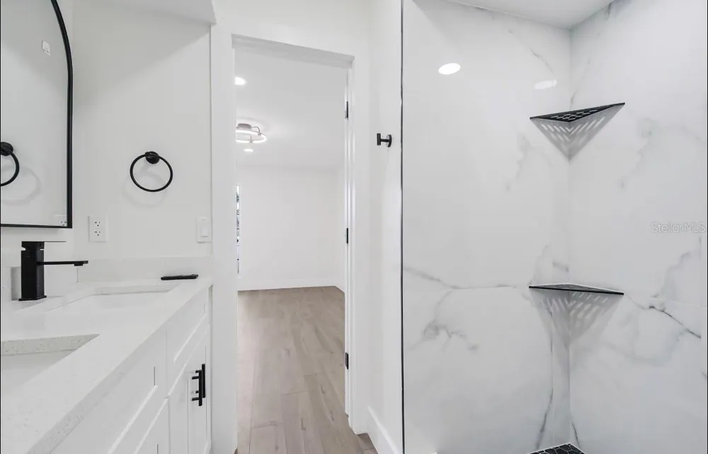 4613 GATE PLACE #104 Orlando, FL 32811