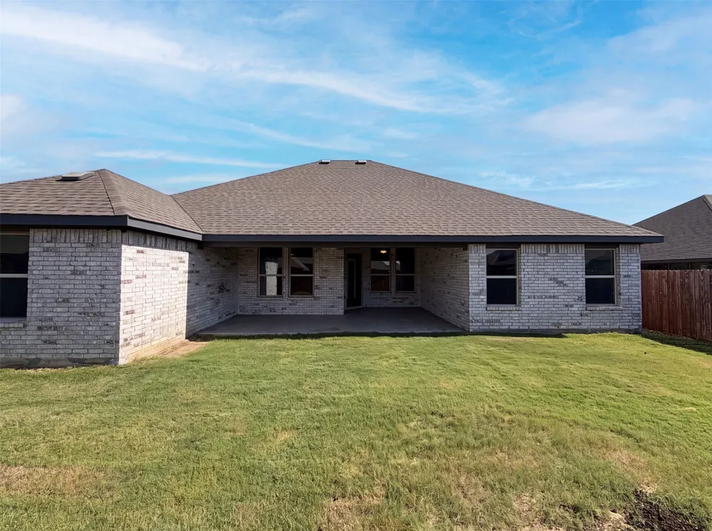 1530 Woodmere Drive Krum, TX 76249