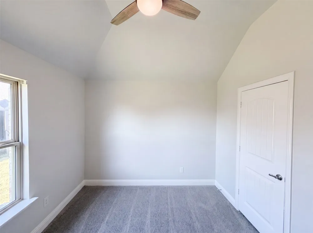 1530 Woodmere Drive Krum, TX 76249