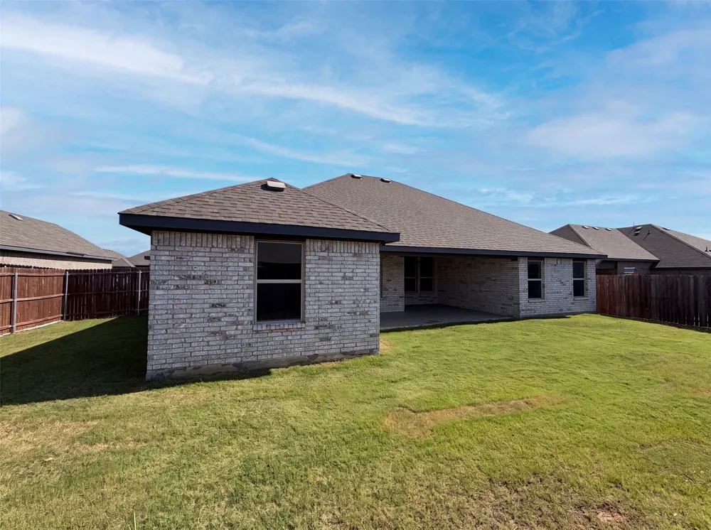 1530 Woodmere Drive Krum, TX 76249