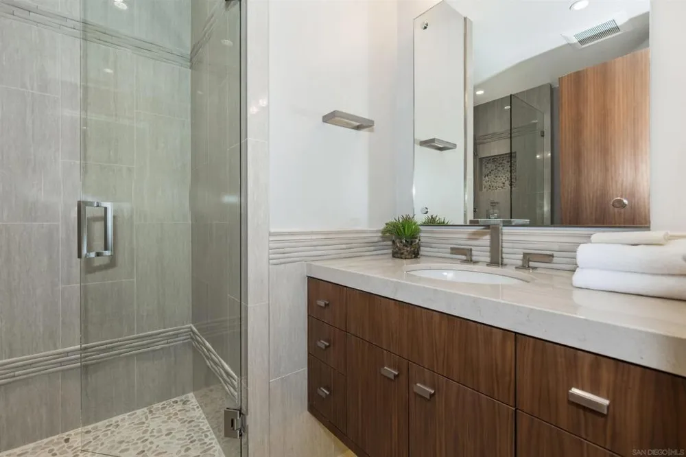 824 Neptune Ave Encinitas, CA 92024