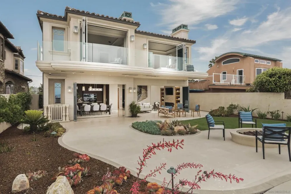 824 Neptune Ave Encinitas, CA 92024