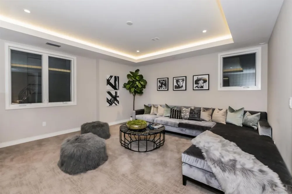 824 Neptune Ave Encinitas, CA 92024