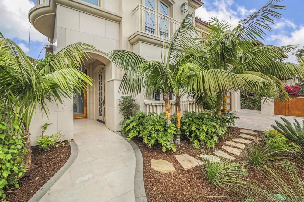 824 Neptune Ave Encinitas, CA 92024