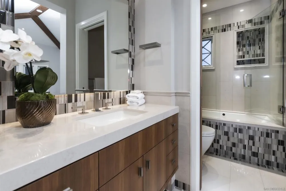 824 Neptune Ave Encinitas, CA 92024