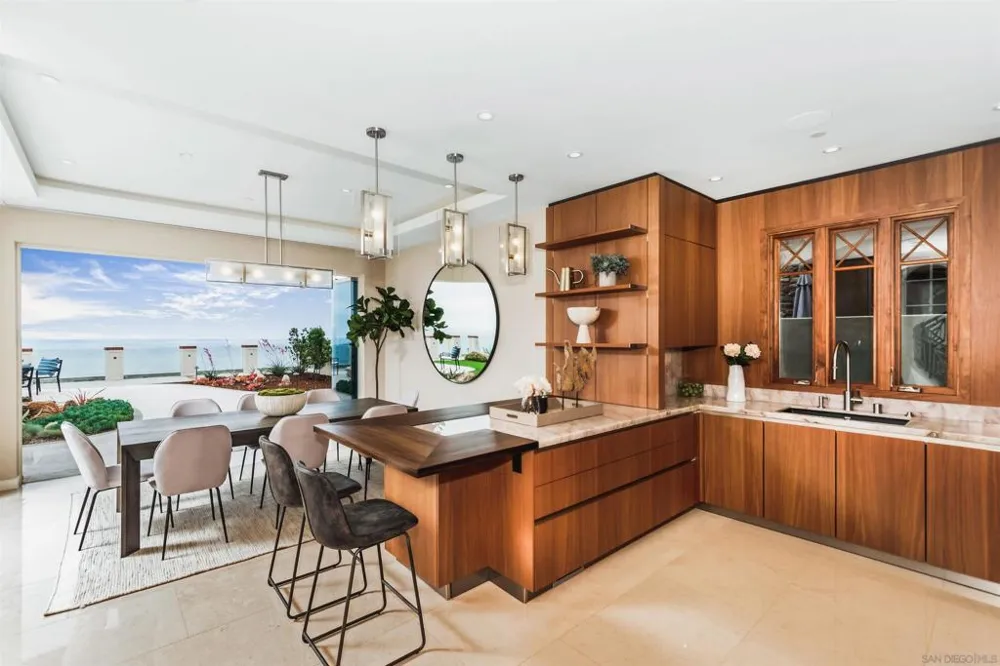 824 Neptune Ave Encinitas, CA 92024