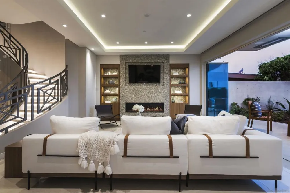 824 Neptune Ave Encinitas, CA 92024