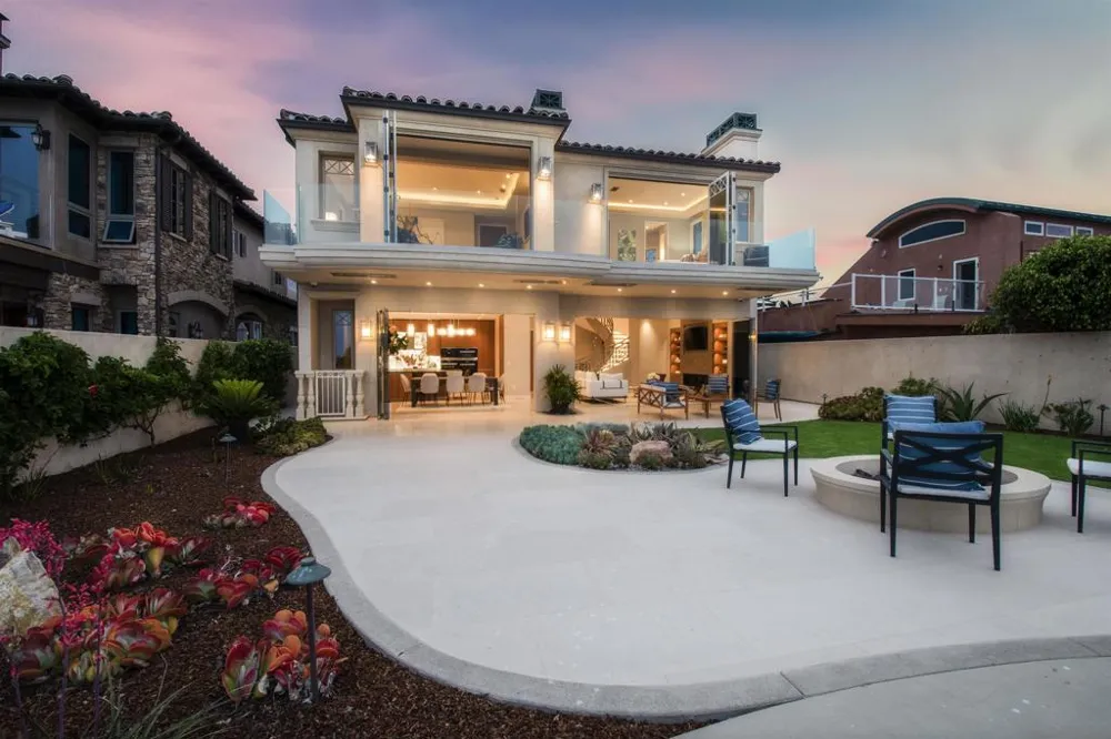 824 Neptune Ave Encinitas, CA 92024