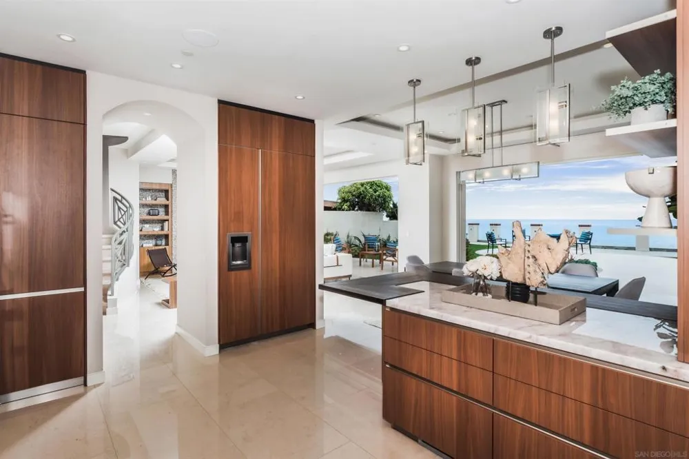 824 Neptune Ave Encinitas, CA 92024