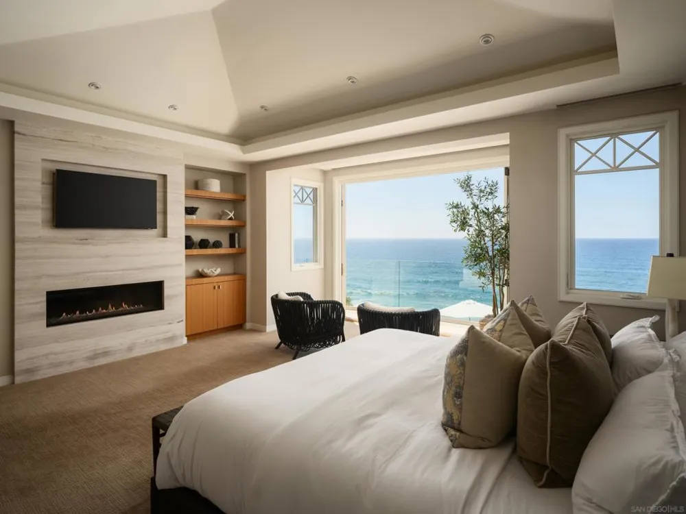 824 Neptune Ave Encinitas, CA 92024