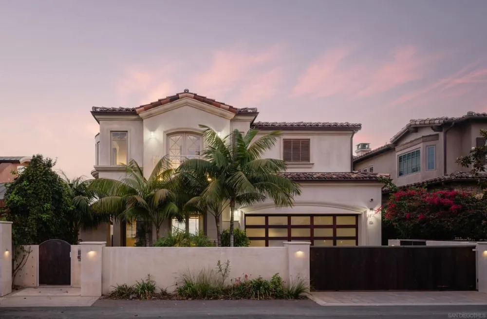 824 Neptune Ave Encinitas, CA 92024