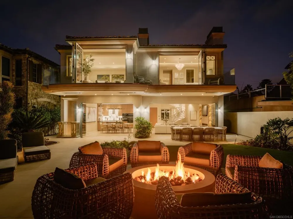 824 Neptune Ave Encinitas, CA 92024