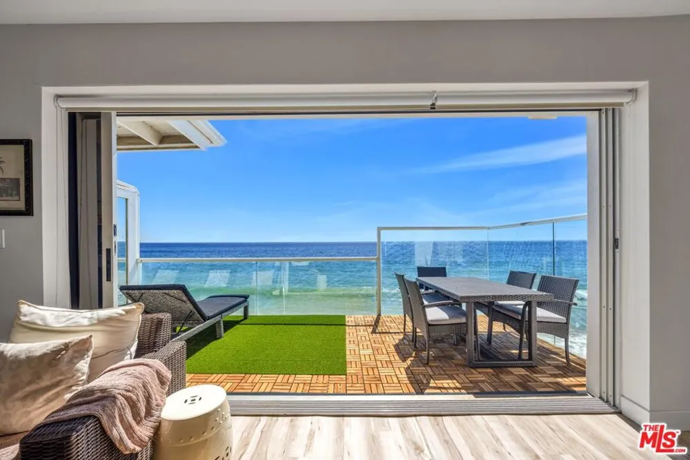 25444 Malibu Road Malibu, CA 90265