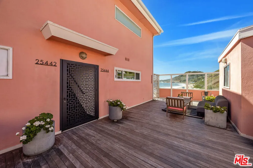 25444 Malibu Road Malibu, CA 90265