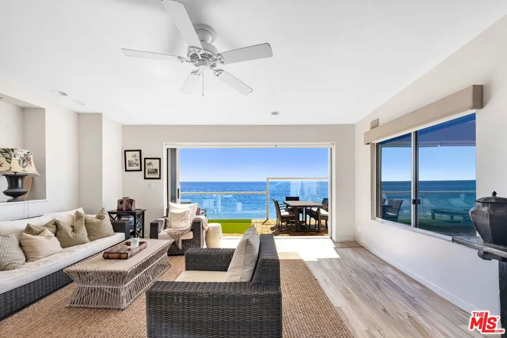 25444 Malibu Road Malibu, CA 90265