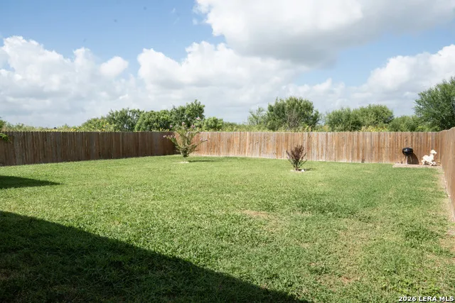 518 Indian Crossing Jourdanton, TX 78026