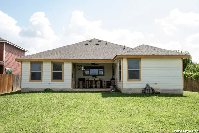 518 Indian Crossing Jourdanton, TX 78026
