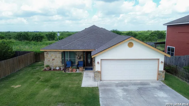 518 Indian Crossing Jourdanton, TX 78026