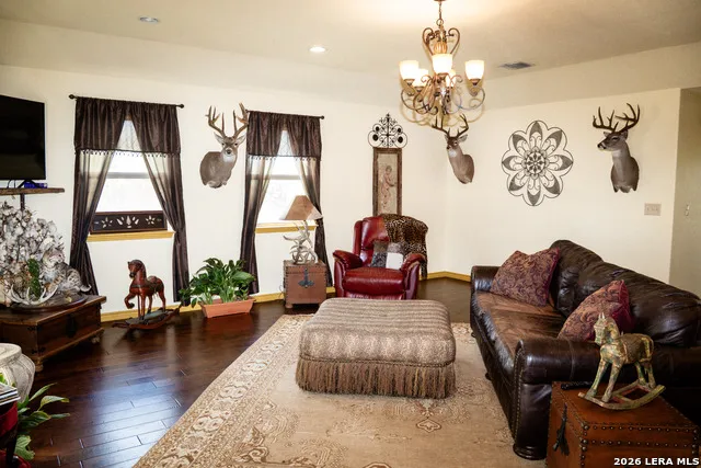 518 Indian Crossing Jourdanton, TX 78026