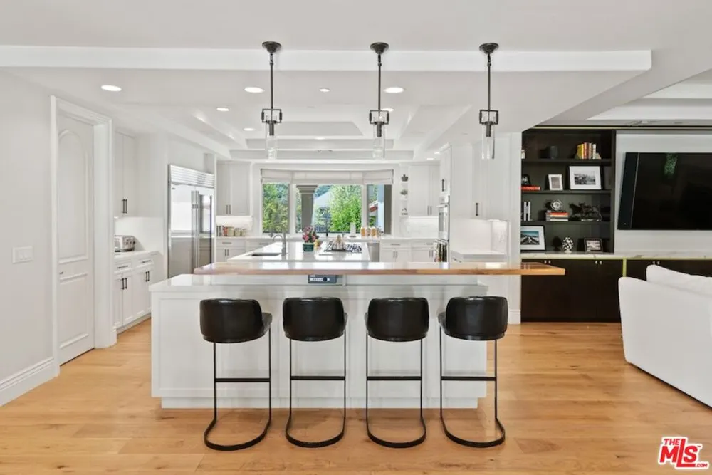 23593 Park South Street Calabasas, CA 91302