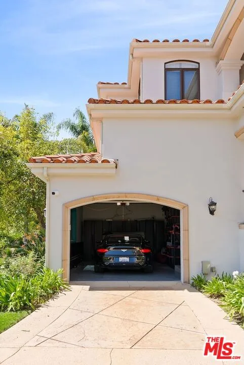 23593 Park South Street Calabasas, CA 91302