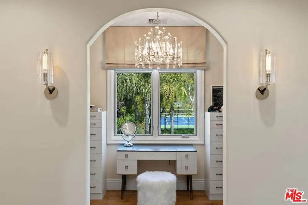 23593 Park South Street Calabasas, CA 91302