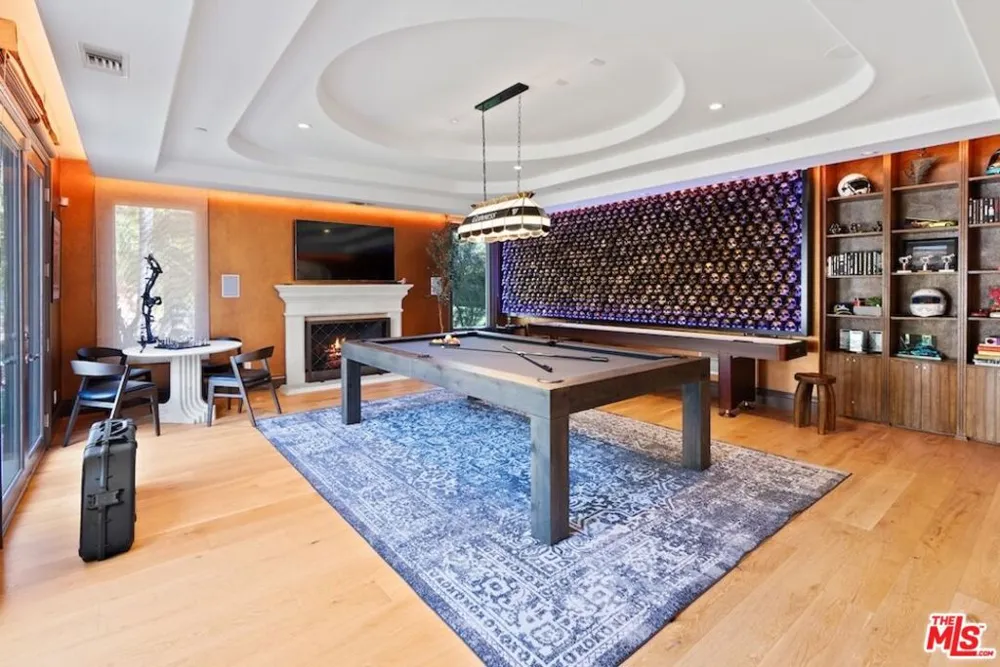 23593 Park South Street Calabasas, CA 91302