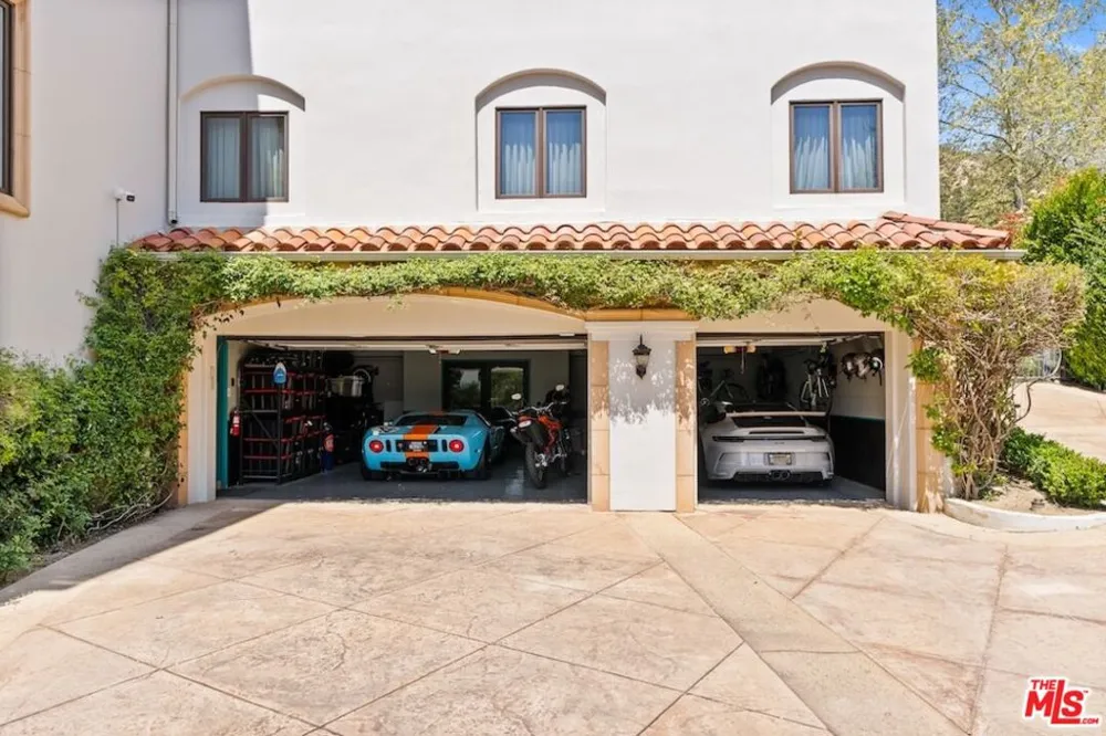 23593 Park South Street Calabasas, CA 91302