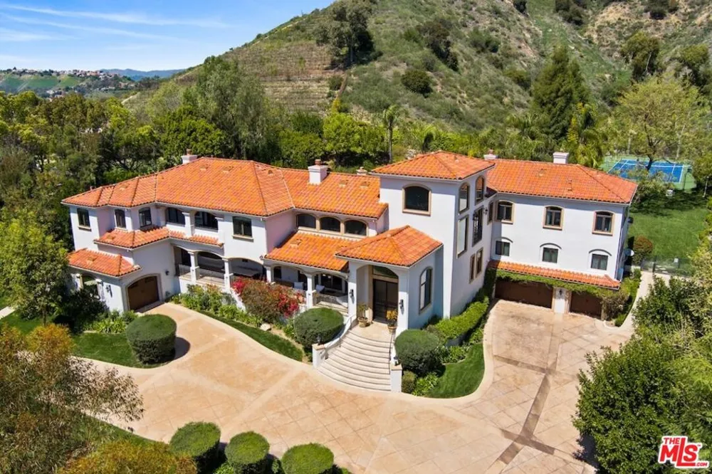 23593 Park South Street Calabasas, CA 91302