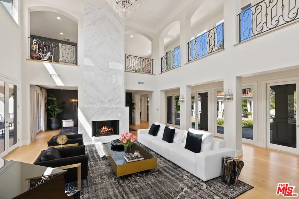 23593 Park South Street Calabasas, CA 91302