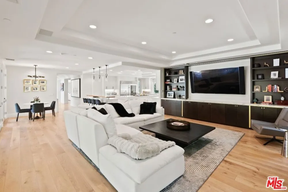 23593 Park South Street Calabasas, CA 91302