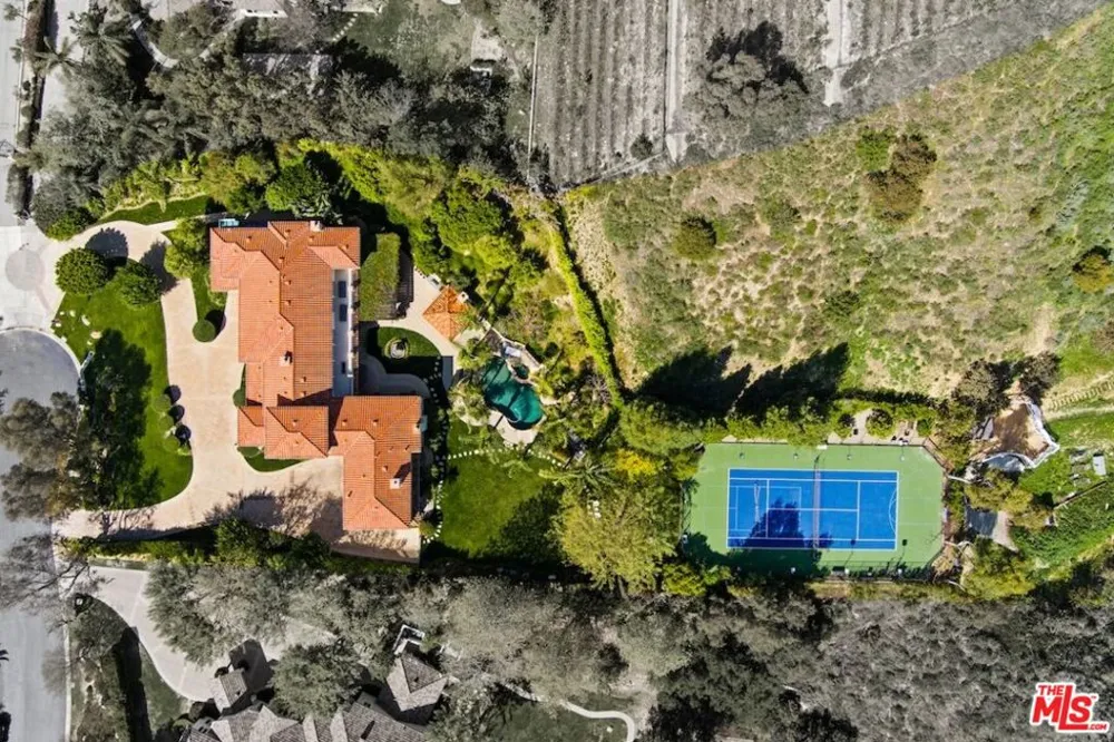23593 Park South Street Calabasas, CA 91302