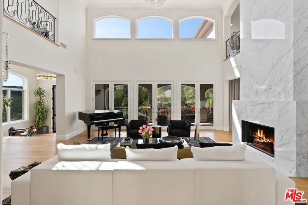 23593 Park South Street Calabasas, CA 91302