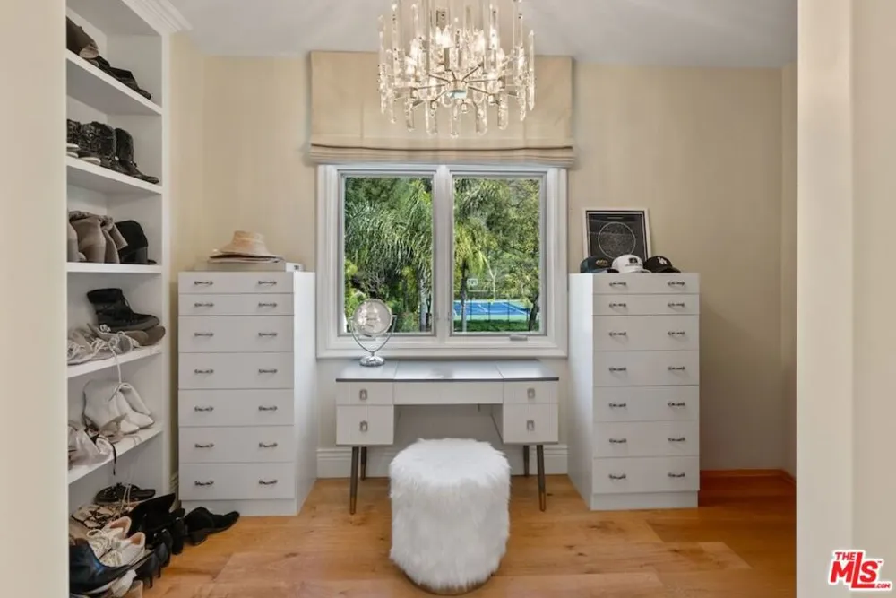 23593 Park South Street Calabasas, CA 91302