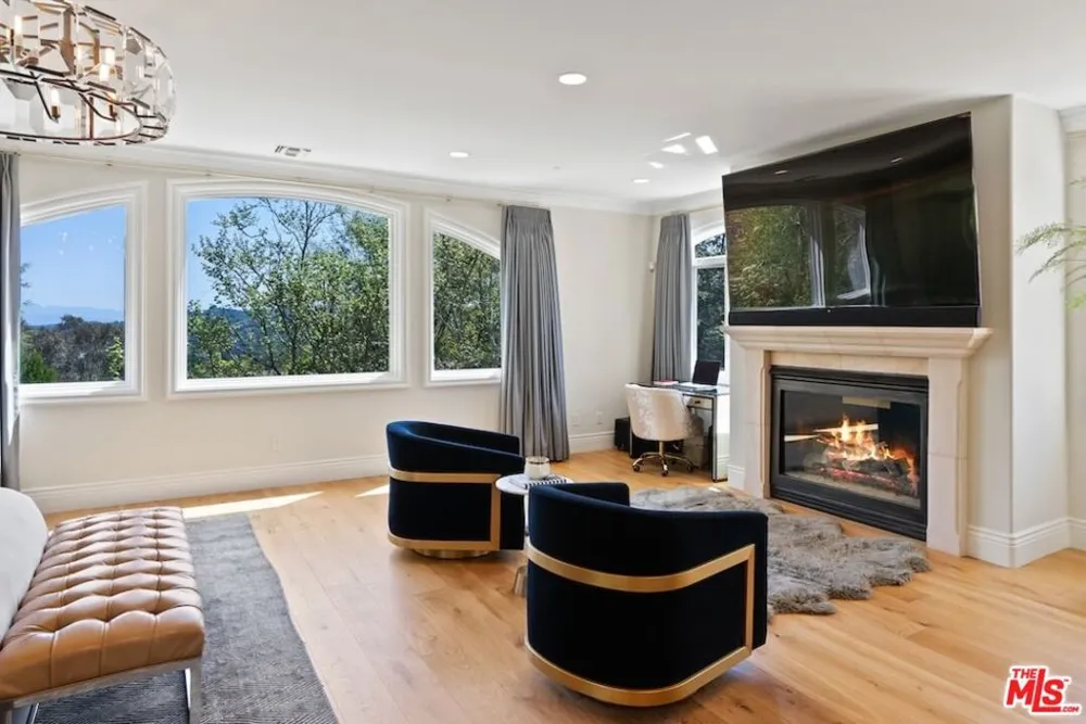 23593 Park South Street Calabasas, CA 91302