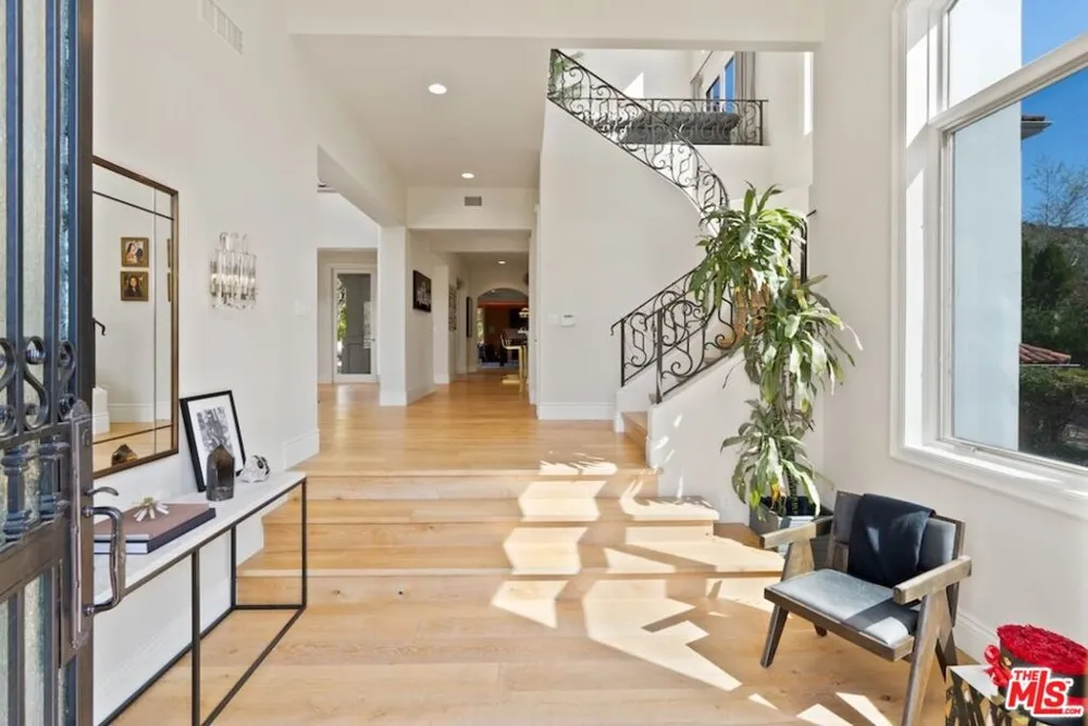 23593 Park South Street Calabasas, CA 91302