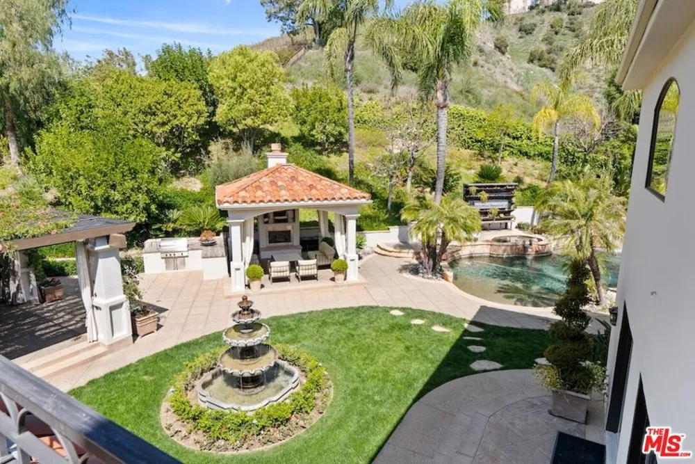 23593 Park South Street Calabasas, CA 91302