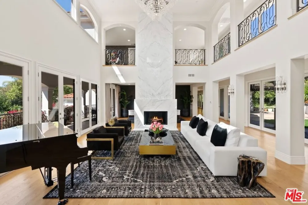 23593 Park South Street Calabasas, CA 91302