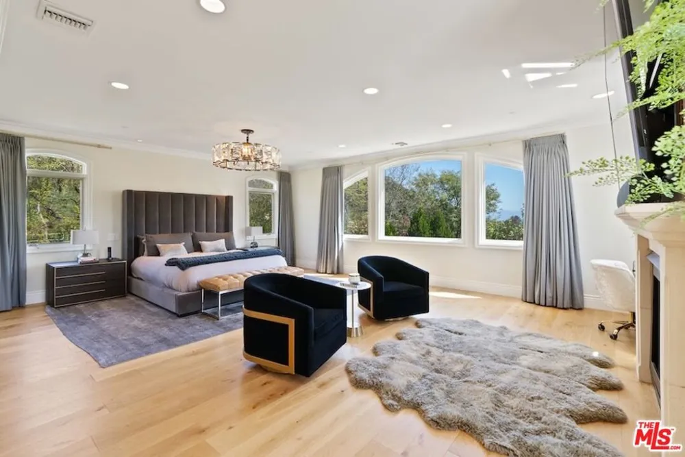 23593 Park South Street Calabasas, CA 91302