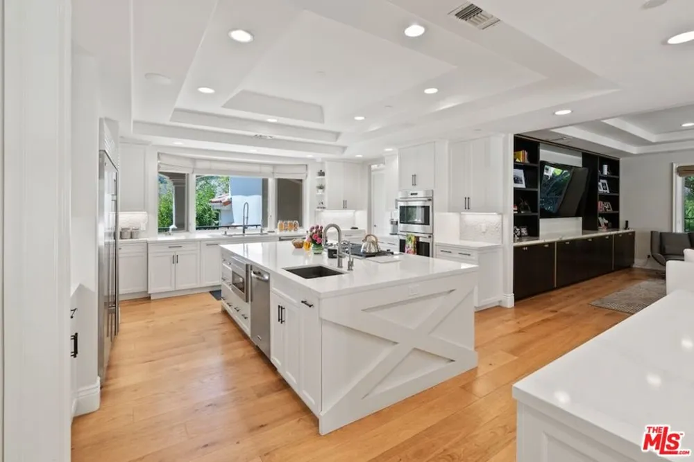 23593 Park South Street Calabasas, CA 91302