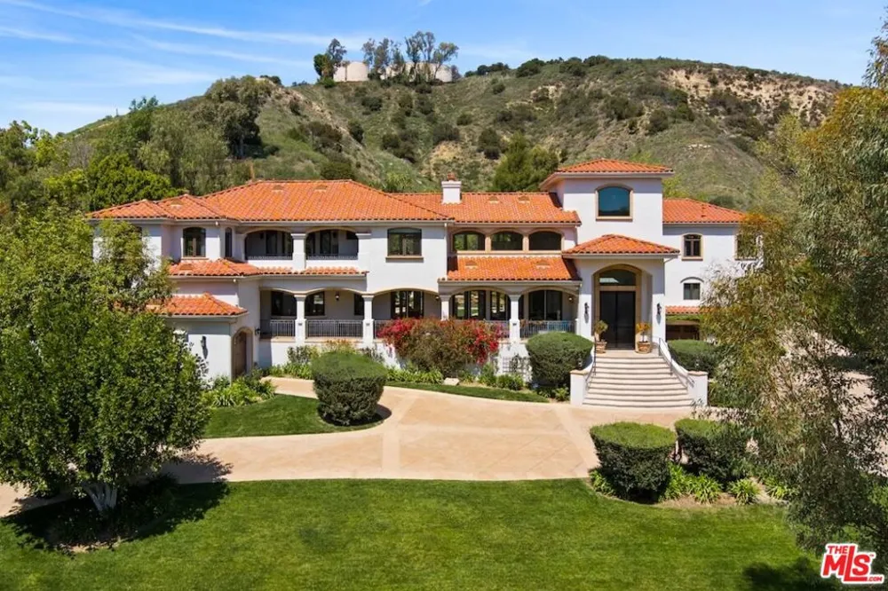 23593 Park South Street Calabasas, CA 91302