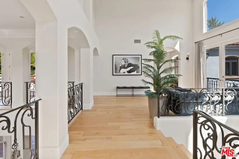 23593 Park South Street Calabasas, CA 91302