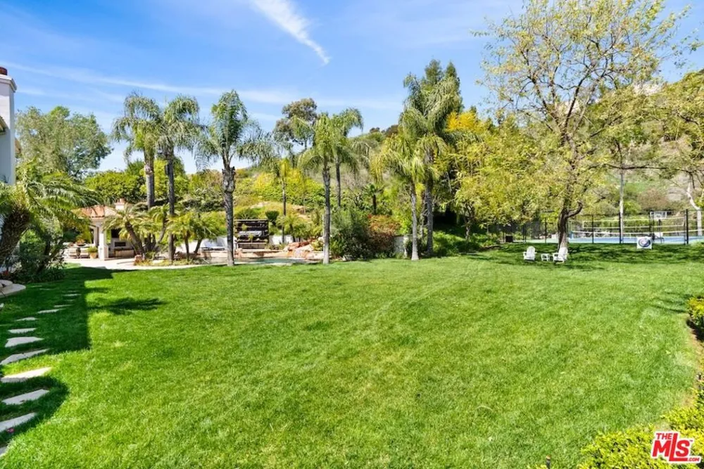 23593 Park South Street Calabasas, CA 91302