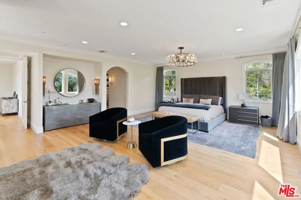 23593 Park South Street Calabasas, CA 91302