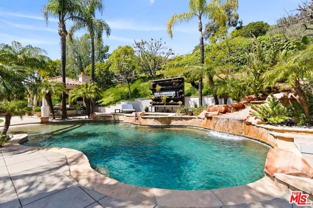 23593 Park South Street Calabasas, CA 91302