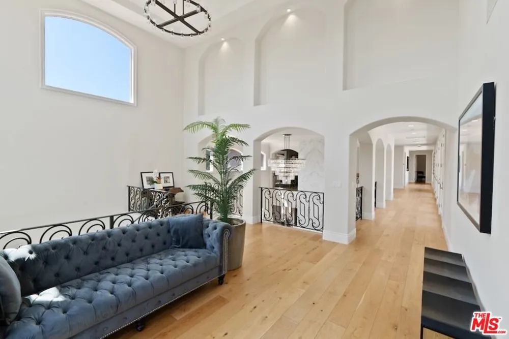 23593 Park South Street Calabasas, CA 91302