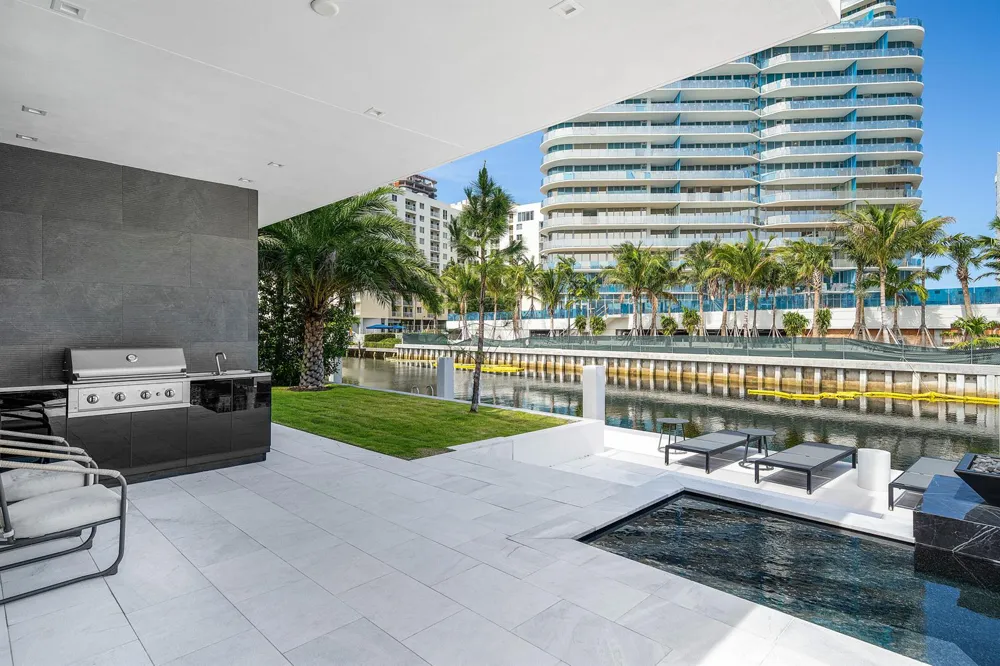 1670 E Terra Mar Drive Lauderdale By The Sea, FL 33062