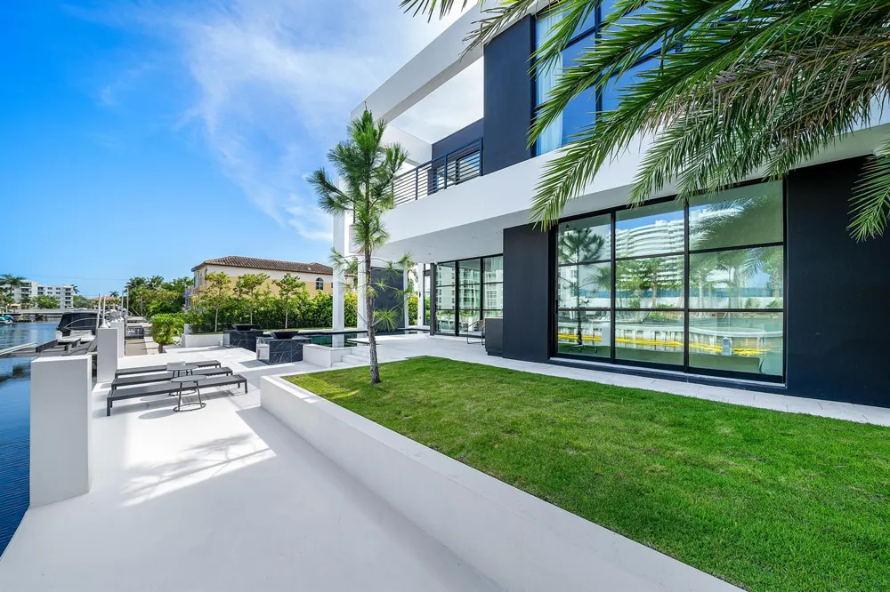 1670 E Terra Mar Drive Lauderdale By The Sea, FL 33062